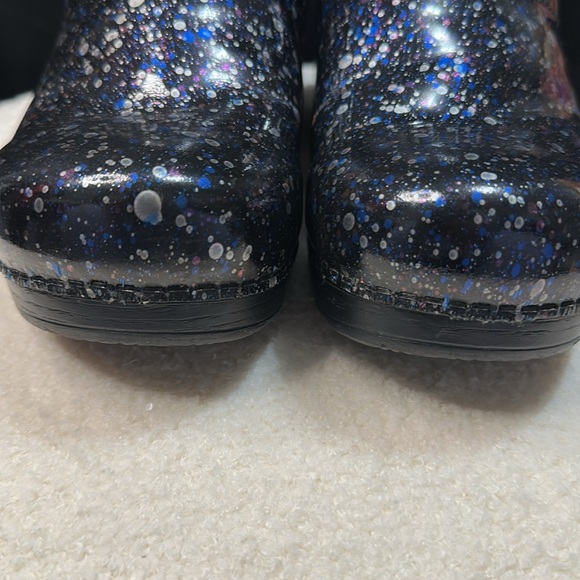 Woman’s Blacks Danskos - Picture 4 of 6